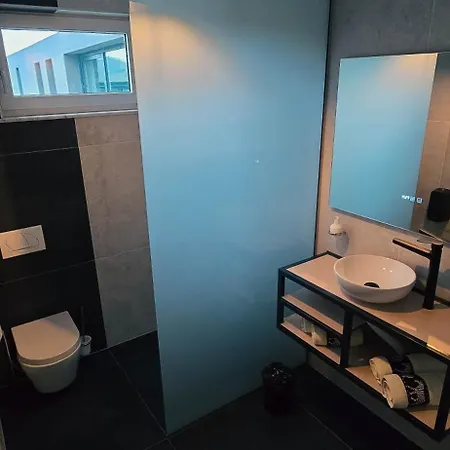 Ib Oil Doo Restoran S Prenocistem モーテル ツァジン